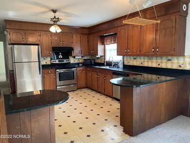 2477 Cannon Rd, Winterville, NC 28590 - photo 4