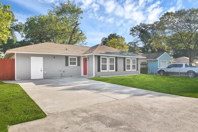 13221 Vicksburg St, Houston, TX 77015 - photo 2