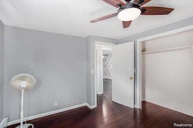 1035 Wyman Dr, Waterford, MI 48328 - photo 5