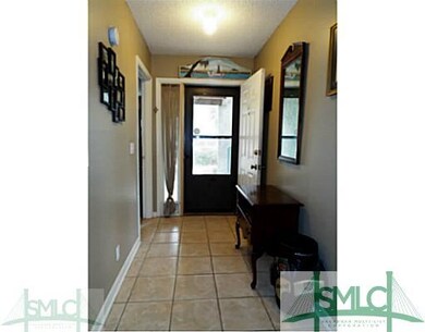 Foyer. Tile Floor