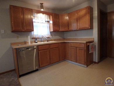 2849 SW Dukeries Rd, Topeka, KS 66614 - photo 5