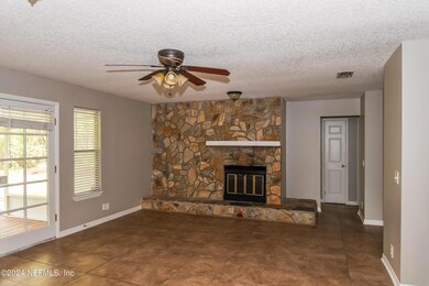 10644 Pinholster Rd, Jacksonville, FL 32218 - photo 4