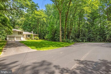 9706 Barlow Rd, Fairfax, VA 22031 - photo 5