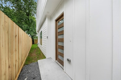 6817 Paris St, Houston, TX 77021 - photo 4