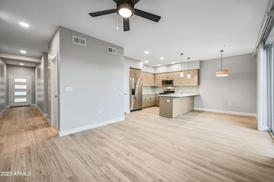 4-1027W5S-TFA-3BL-07 08 12 13 17 18-ocup