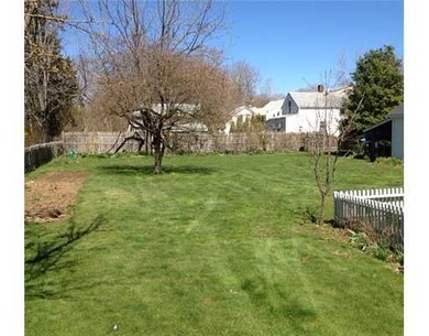 Yard/Garden. Lovely gardens, fenced in manicured l