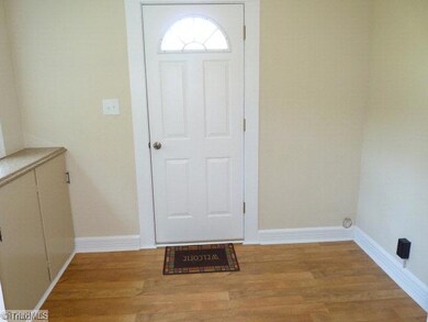 804 Barnes St, Reidsville, NC 27320 - photo 5
