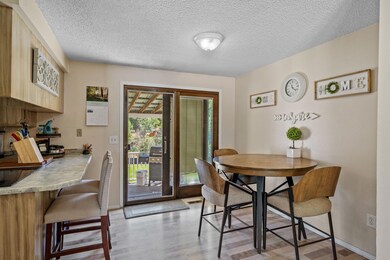23-web-or-mls-SkyLight-Len-18