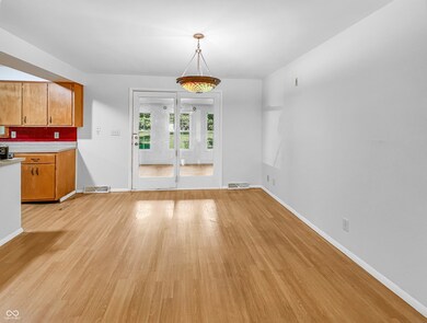 3410 Westenedge Dr, Columbus, IN 47203 - photo 6