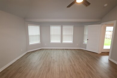 1198 Cavalry Junction Dr, Alvin, TX 77511 - photo 4