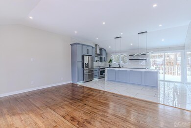 31 Rock Rd W, Green Brook, NJ 08812 - photo 2