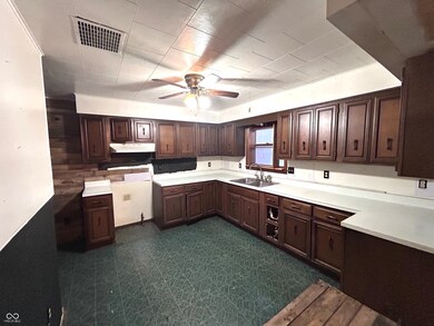 135 S Jefferson St, Knightstown, IN 46148 - photo 3