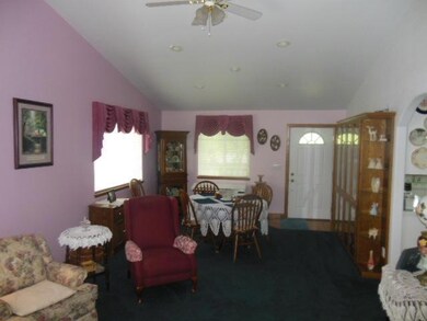 1227 SW Oak St, Grants Pass, OR 97526 - photo 7