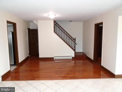 2230 N Apple St, Whitehall, PA 18052 - photo 6