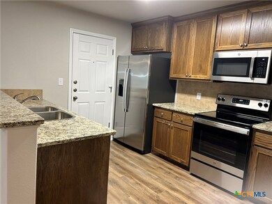 2618 Leroy Ln unit B, Belton, TX 76513 - photo 6