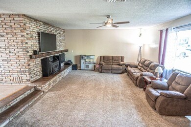 Family room 2