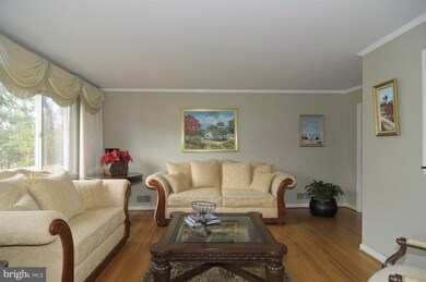 8024 Cindy Ln, Bethesda, MD 20817 - photo 3