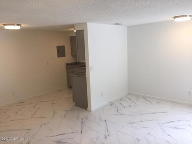 1530 Ryar Rd unit 4, Jacksonville, FL 32216 - photo 2