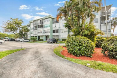 2751 Taft St unit 208, Hollywood, FL 33020 - photo 2