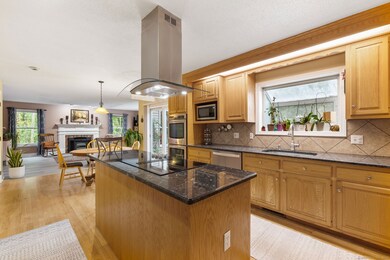 115 Meadowood Dr, Middletown, CT 06457 - photo 2