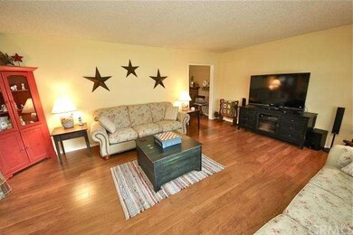 Spacious living & dining room, newer laminate wood