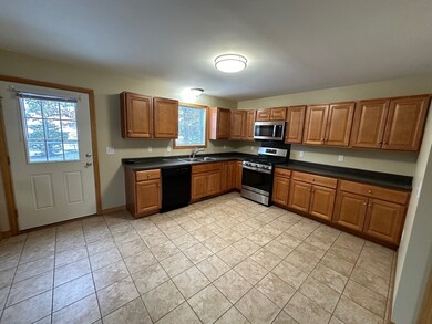 68 Biddle St, Springfield, MA 01129 - photo 2