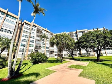 1200 Saint Charles Place unit 218, Pembroke Pines, FL 33026 - photo 2