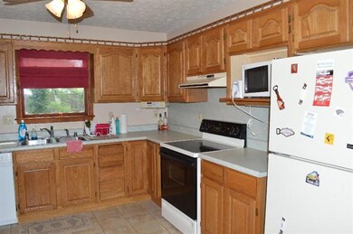 100 Farmbrook Cir, Frankfort, KY 40601 - photo 5