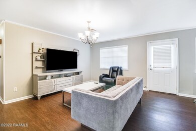 1202 Dulles Dr-1