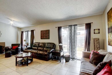 0012-Family Room