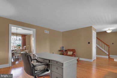 1149 Bernard Dr, Reading, PA 19605 - photo 2
