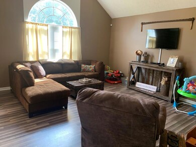 203 Saddlewood Dr, Shelbyville, TN 37160 - photo 2