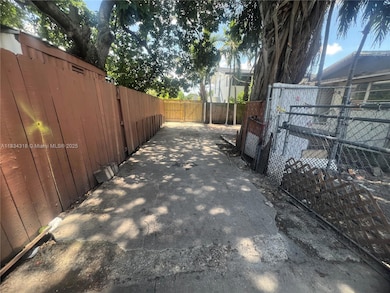 1800 SW 3rd St, Miami, FL 33135 - photo 5