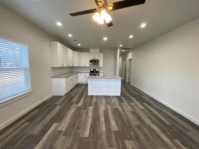 924 W Collins St, Denison, TX 75020 - photo 3