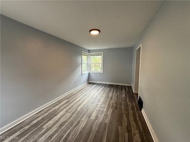 1305 Curtis St, Akron, OH 44301 - photo 6