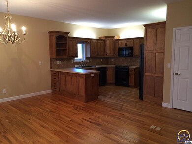 4456 SW Colly Creek Dr, Topeka, KS 66610 - photo 5