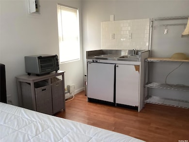 742 S 9th St, Lindenhurst, NY 11757 - photo 5