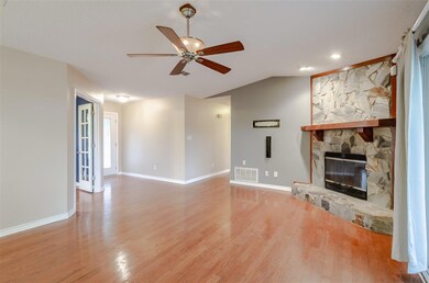 4749 Pebble Creek Dr, Pensacola, FL 32526 - photo 5