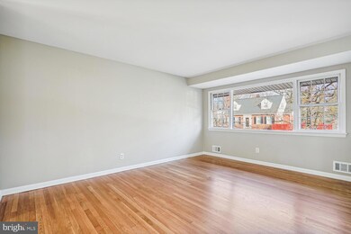 9410 Warren St, Silver Spring, MD 20910 - photo 7