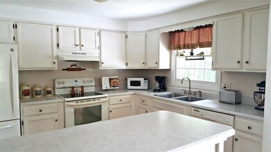 46 Stark Ln, Litchfield, NH 03052 - photo 4