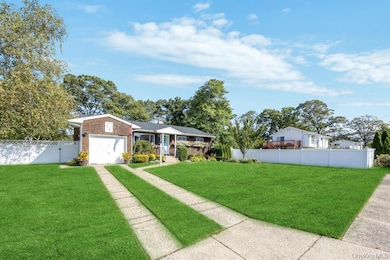 113 Ithaca St, Bay Shore, NY 11706 - photo 3