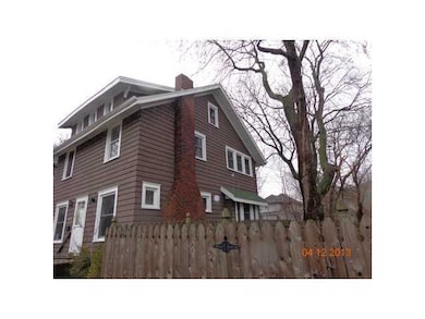 817 Bancroft Ct, Lansing, MI 48915 - photo 5