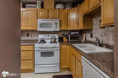 2624 Glacier St B1 Anchorage-small-004-K