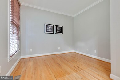 9620 Chathams Ford Dr, Vienna, VA 22182 - photo 5