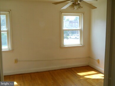 2944 Edgecombe Cir N, Baltimore, MD 21215 - photo 7