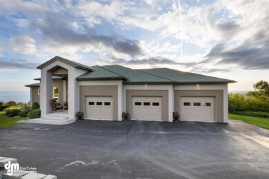 33-Exterior Front 20200611-DW-3554