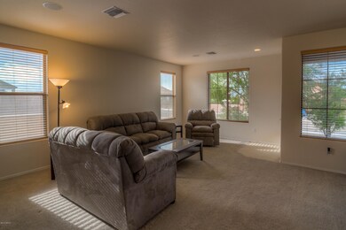 6 Living Room photo b