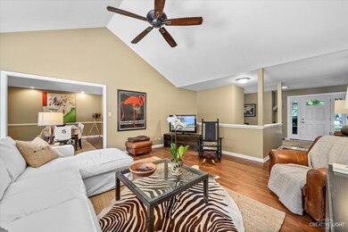 23W626 Wayewood Ln, Naperville, IL 60565 - photo 6