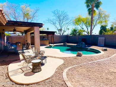 ESCONDIDOPOOLSIDE