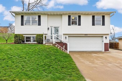 1651 21st St NW, Cedar Rapids, IA 52405 - photo 2